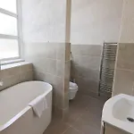 Two Bedroom Ground Floor Flat In Clifton Village