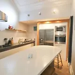 Two Bedroom Ground Floor Flat In Clifton Village
